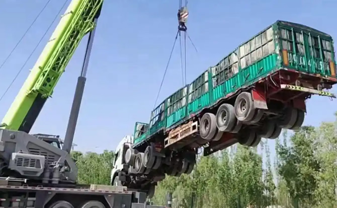 新源道路脱困救援案例